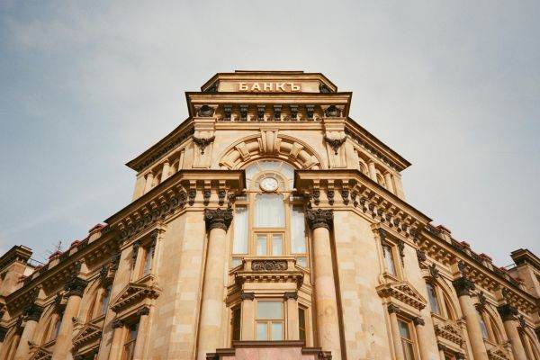 Banca Rusiei taie dobânda; economia a încetinit până aproape de zero